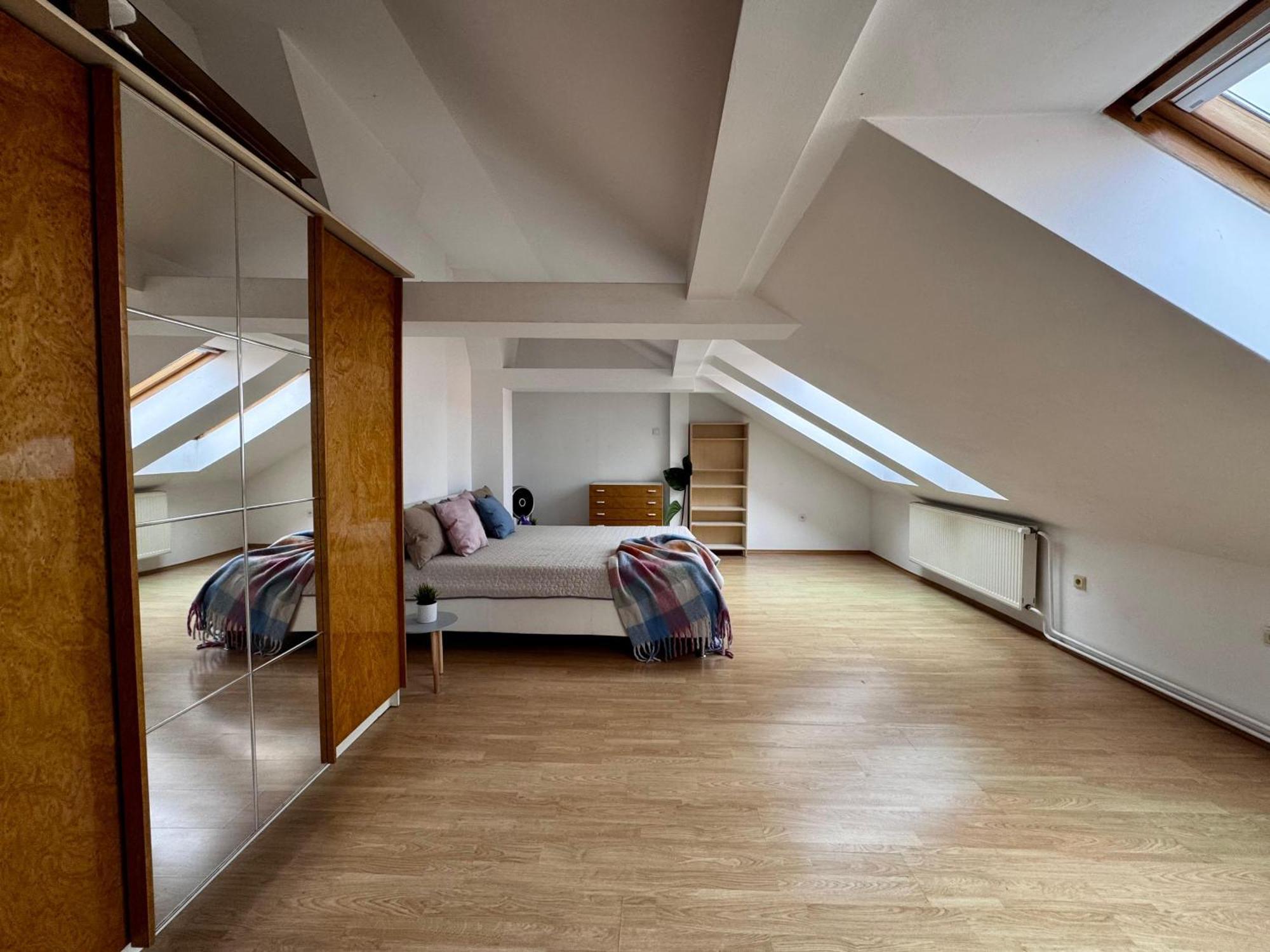 120 M2 Apartment In The Centre Of The Old Town บราติสลาวา ภายนอก รูปภาพ